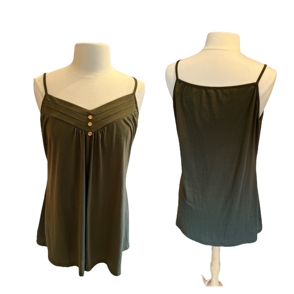 Fee et Rit V Neck Tank Spaghetti Strap Wood Button Accent Flowy Fit Size XXL.